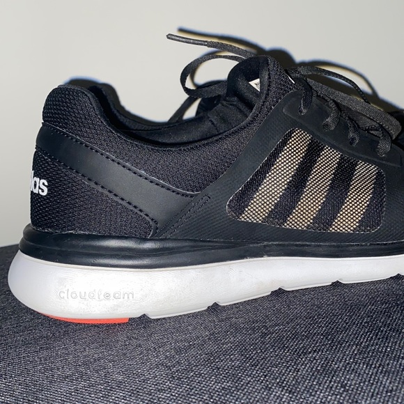 Adidas black cloudfoam sneakers! Used but great condition. True to size - Picture 2 of 5